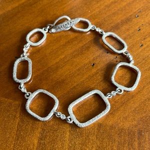 Laundry geometric shape bracelet